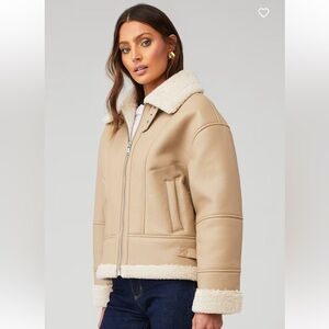 Women’s HEARTLOOM Matin Sherpa jacket- Size small